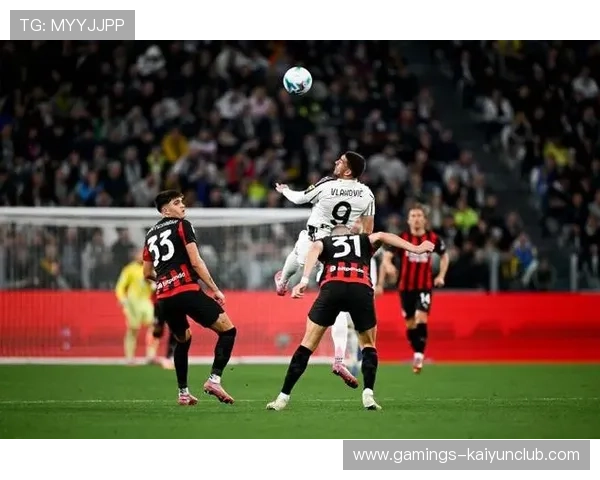 尤文图斯快速向前带动外线协同不断加压 尤文图斯快速向前带动外线协同不断加压