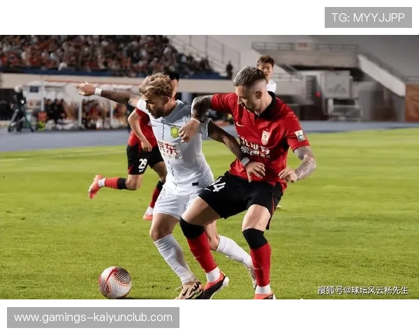 长春亚泰快速反击形成单刀,全场紧张到屏住呼吸 长春亚泰快速反击形成单刀,全场紧张到屏住呼吸