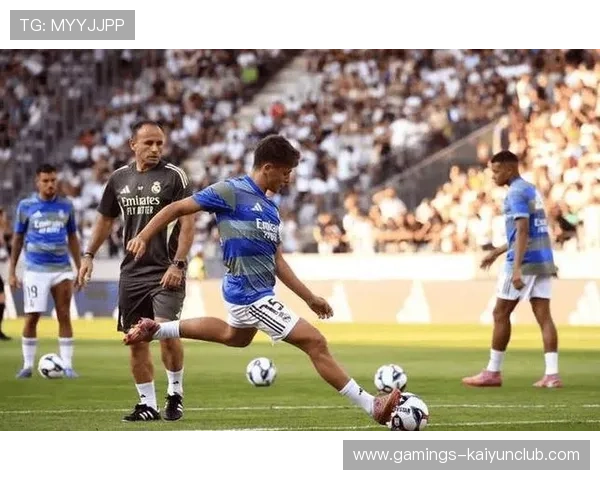 皇马中前场结合更为紧密,推进选项更多样 皇马中前场结合更为紧密,推进选项更多样