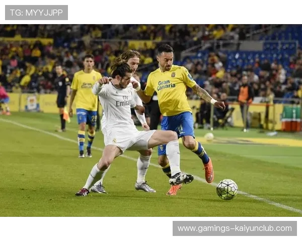 西甲皇马前场压制效果显著,攻势持续叠加