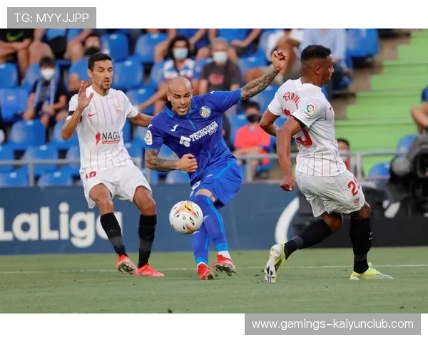 赫塔费稳守反击,前场冲刺速度优秀——解密赫塔费的制胜法宝 赫塔费稳守反击,前场冲刺速度优秀——解密赫塔费的制胜法宝